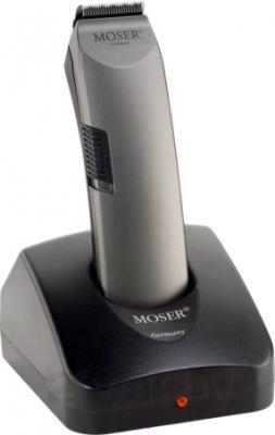 Машинка для стрижки волос Moser AKKU 1556-0062 <i>стрижки</i> - на подставке